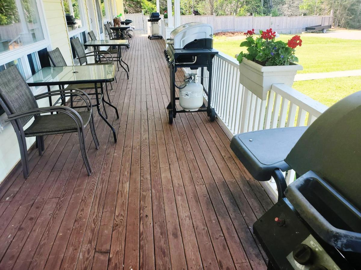 Boardwalk Motel Cavendish Exteriör bild
